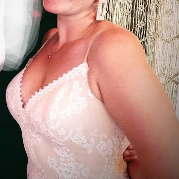 BHLDN Cascading Wedding Dress size 12 - Picture 8 of 14